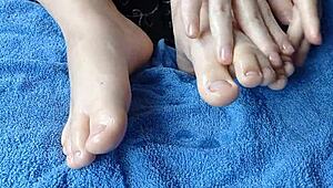 Wow! Check out those oiled feet getting a wild massage online!