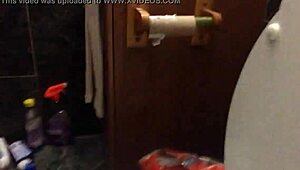 Ginger Paris, that BBW Latina slut, pisses quickly in the toilet.