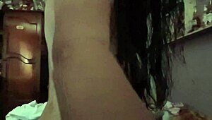 Mi esposa jugando sola reaches intense orgasm