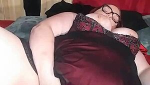 playing with my new sex toy, viviandimondbbw moans as she orgasms on her wet pussy