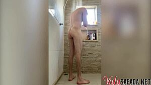 fiquei sozinho em casa e aproveitei pra relaxar um pouco