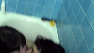 Sandy and Arabelle get off in the bathtub