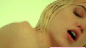 adria rae and silvia sae enjoy deep pussy licking and fingering 😍