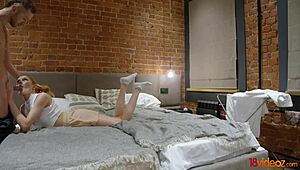 The skinny redhead fox feels her pussy hunger satisfied with a cumshot while riding