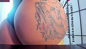 nairobi shows big ass and tits in pov