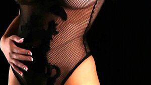 Sexy Tasha Reign Gets Too Horny and Plays with Her Big Pussy Solo