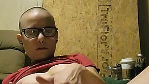 found this old vid of me messin’ around with my star dildo, thong still on. pretty hot!