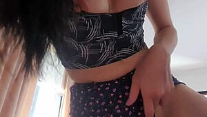 Hey, I paid the maid 100 reais and she gave me a hot massage with her big ass and tits! 😏