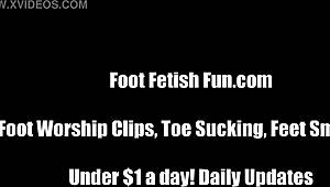 i want you to suck my toes and worship my feet