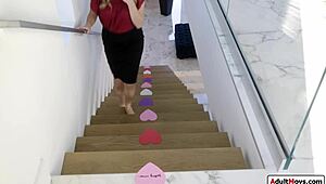 Ebony Alexis Tae gets her toes sucked and muff dived deep.