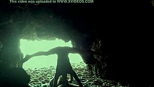 Amateurs Have Hidden Beach Sex