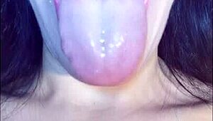 Cute Teen 18+ Wants You In Her Pretty Mouth