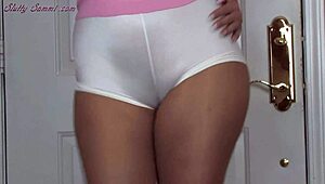 perfect mature masturbates in pantyhose 😍