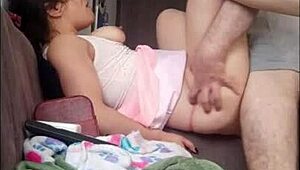 लेंगी प्रिंसेसा झुककर डॉगी स्टाइल में बड़ी गांड दिखाती राइडिंग चुदाई