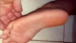 Gemidos de alicinha bem doce com minha vara socada no cuzinho