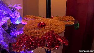 Alix Lynx Christmas Blowjob