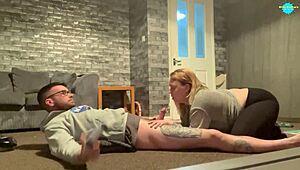 Gaming while teen girlfriend sucks cock, any boy's wet dream 😍