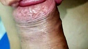 रशियन बीवी ने बड़े लंड को इंटेंस डीटेल्ड ब्लोजॉब दिया