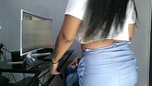 While I’m gaming, my best friend licks my pussy so good! 🔥