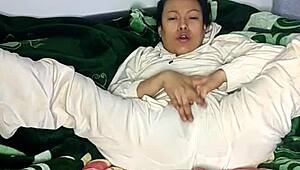 A brunette amateur starts her day with a satisfying ejaculation on xvideos 2024
