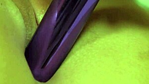 I love toying my wet cunt as a smalltit domina