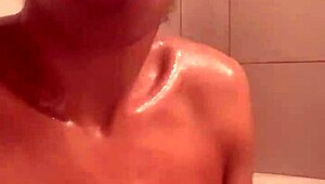 petite ebony sucia enjoys soapy fun with her tattooed pussy 😜