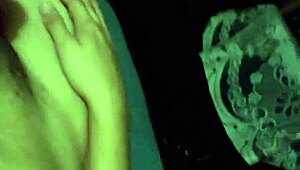 mi amiga se masturba deliciosamente en esta escena amateur