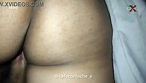 Mi Hermanastra Shows Off Her Stunning Curves in Bed