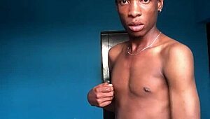 Twink Horny Boy Sucks Big Black Cock in Homemade Scene!