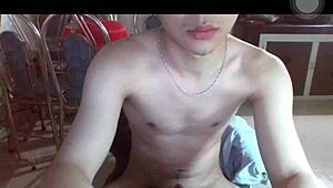 Top dom chats with cute guy for some sexy fun online.