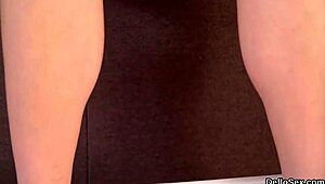 omg, this steamy cutie rubs her tight quim till she explodes with orgasm... unreal! 😍