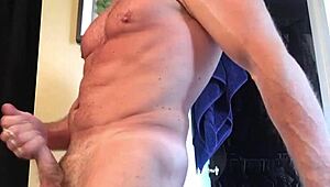 wow, this muscular bodybuilder is having a hard time cumming solo 😅