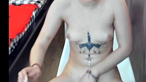 Webcam girl 37 just chilling and chatting