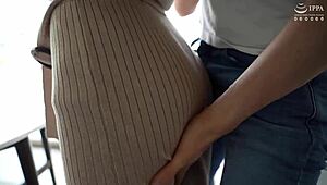 एस-क्यूट रिका बड़े बूब्स कैसे संभालती है?