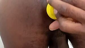 brincando com meu cuzinho