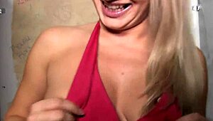 Lea lexis casually sucks big black cock at gloryhole