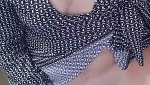 Milf's masturbating with dildo on video call, feet bare and dirty talking! 😉