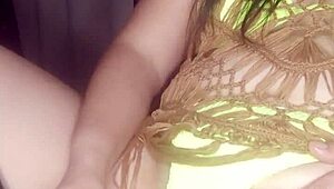 rico placer con mi zanahoria mientras lamo y beso hasta que squirt