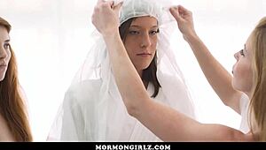 Mormongirlz: V girls exploring first lesbian sex 😍