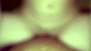 【初撮り】ネットでav応募 av体験撮影 50 腰が浮くくらい感じちゃってるｗｗパンツも愛液で汚れちゃうぐらいお んこびっしょびしょ！そこへさらにク ニで攻める！https bit ly 3hrrtp0