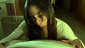 Cumshot and sex with glasses girl in pov?