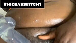 bbw, i'm masturbating with this dildo on my big ass!