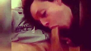 la chica sabe como mamar una verga grande, chupando ese monster cock con mano y boca hasta que explota en cum