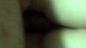 comendo minha esposa novinha com big cock no ass dela, monster dick stretching 😏