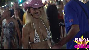 Fantasy Fest sluts flashing on the street, so wild! 😍