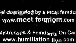 How do you even jerk that tiny 18+ little cock off? sph 😏