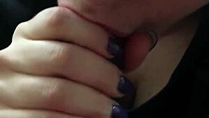 close up lipstick bj