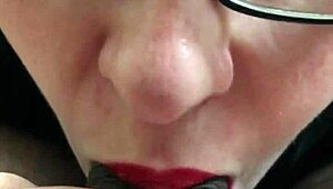 close up lipstick bj