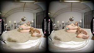 solo brunette amanda clarke masturbates in vr