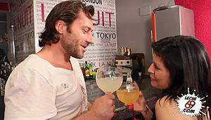 se infiel, don’t look who I’m with, ok?